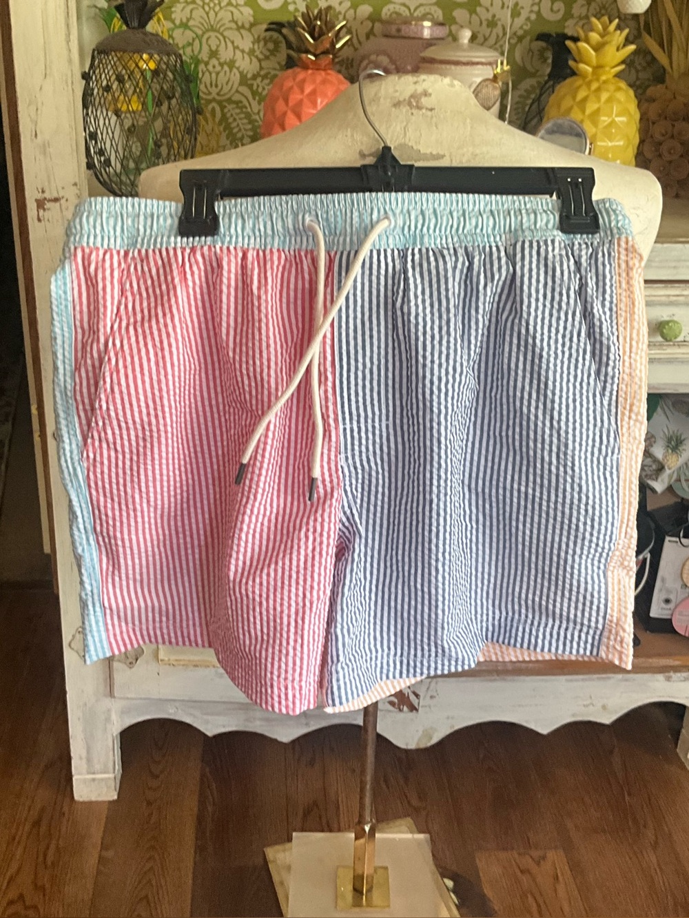 NWT American Eagle size medium swim trunks